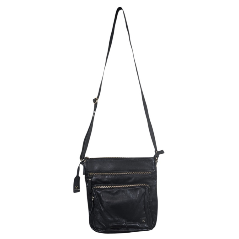 Wise Owl Black Leather Purse w/Gold Zippers